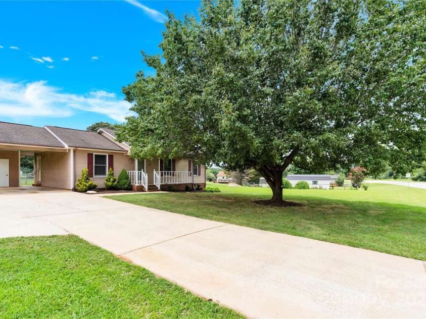 2497 Highway 182 Highway, Lincolnton, NC 28092.  MLS# CAR4282667, YatesRealty ID 31844. 