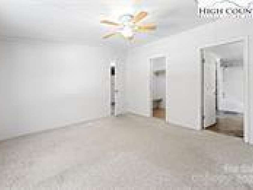 111 Oxford Lane, Blowing Rock, NC 28605.  MLS# CAR4291771, YatesRealty ID 31845. 