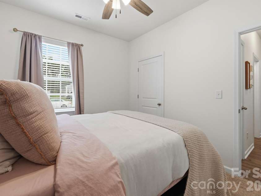 7004 Branch Fork Road, Charlotte, NC 28215.  MLS# CAR4392331, YatesRealty ID 31845. 