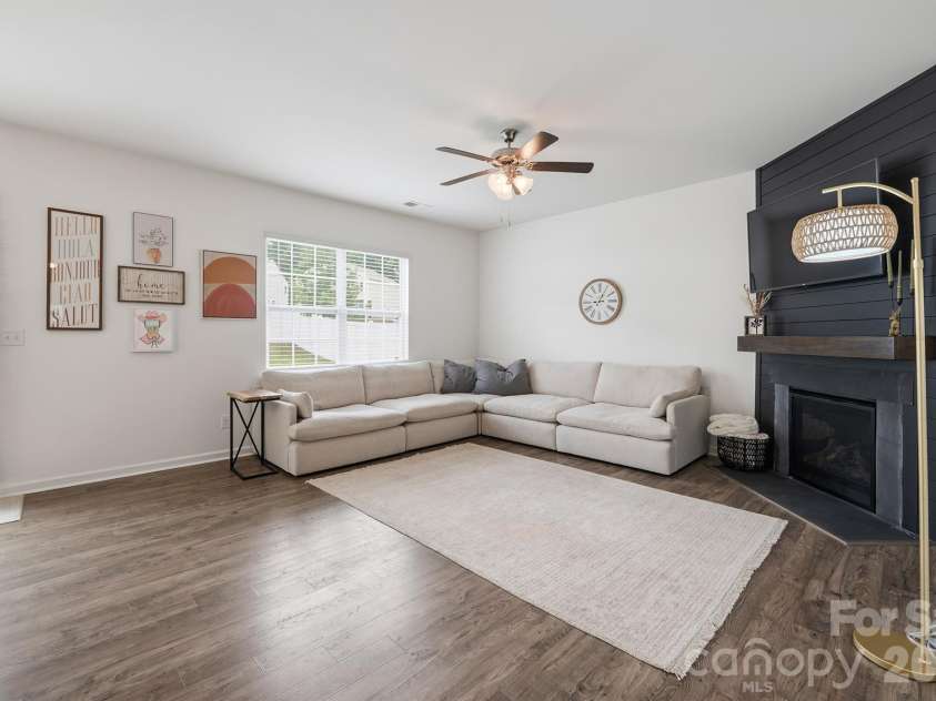 7004 Branch Fork Road, Charlotte, NC 28215.  MLS# CAR4392331, YatesRealty ID 31845. 