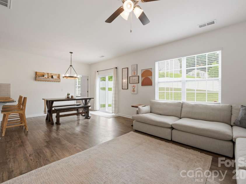 7004 Branch Fork Road, Charlotte, NC 28215.  MLS# CAR4392331, YatesRealty ID 31845. 