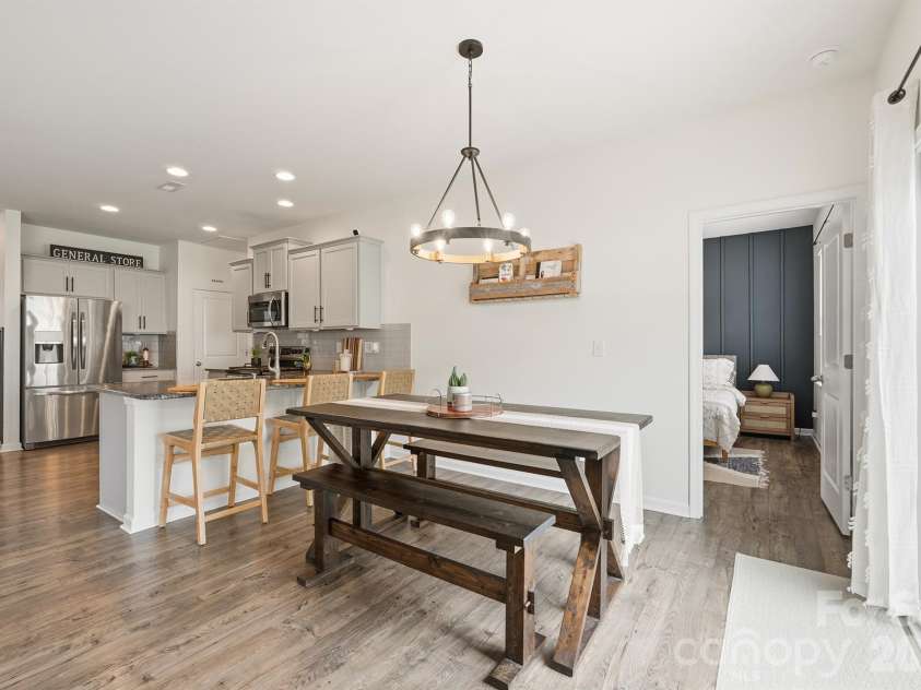 7004 Branch Fork Road, Charlotte, NC 28215.  MLS# CAR4392331, YatesRealty ID 31845. 