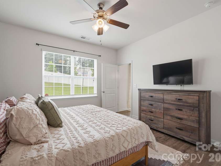 7004 Branch Fork Road, Charlotte, NC 28215.  MLS# CAR4392331, YatesRealty ID 31845. 