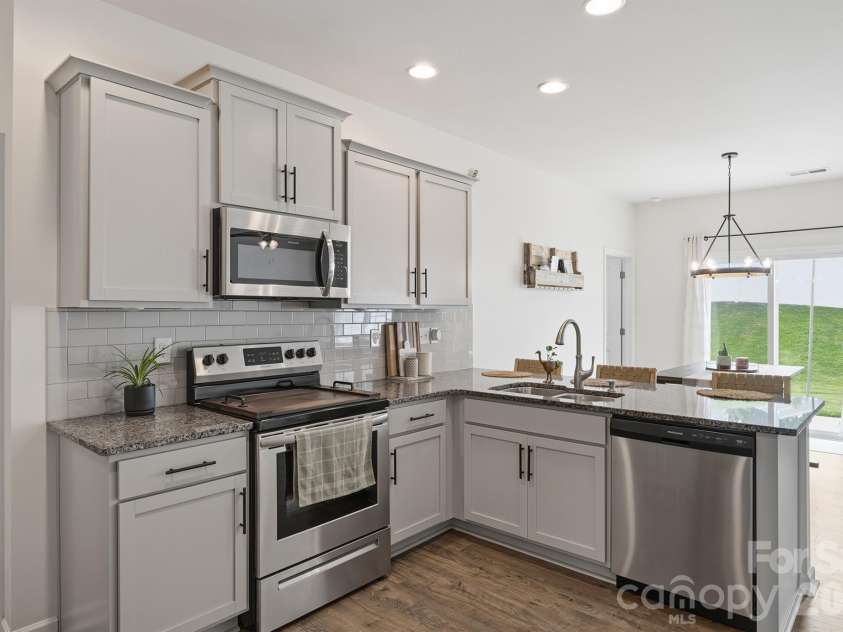 7004 Branch Fork Road, Charlotte, NC 28215.  MLS# CAR4392331, YatesRealty ID 31845. 