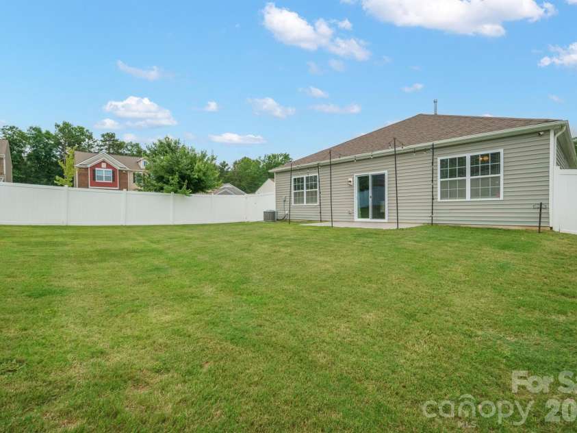 7004 Branch Fork Road, Charlotte, NC 28215.  MLS# CAR4392331, YatesRealty ID 31845. 