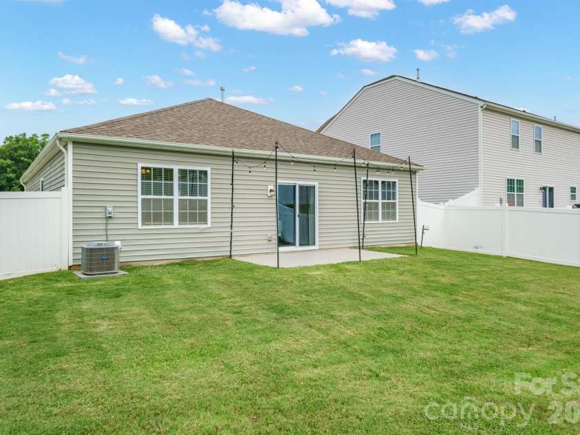 7004 Branch Fork Road, Charlotte, NC 28215.  MLS# CAR4392331, YatesRealty ID 31845. Large Fenced In Backyard