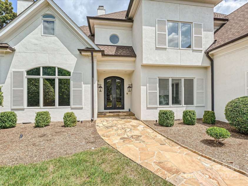 12401 Three Lakes Drive, Charlotte, NC 28277.  MLS# CAR4282747, YatesRealty ID 31846. 