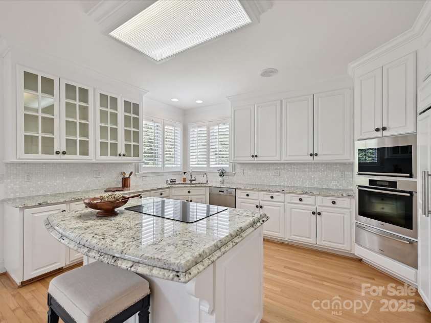 12401 Three Lakes Drive, Charlotte, NC 28277.  MLS# CAR4282747, YatesRealty ID 31846. 