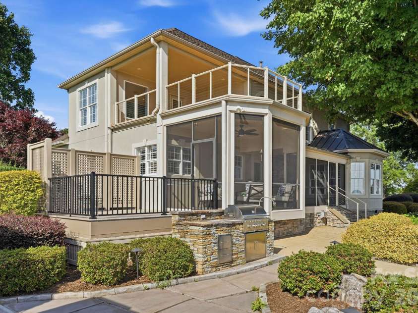 217 Westpaces Road, Mooresville, NC 28117.  MLS# CAR4391335, YatesRealty ID 31846. 