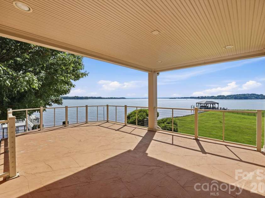 217 Westpaces Road, Mooresville, NC 28117.  MLS# CAR4391335, YatesRealty ID 31846. 