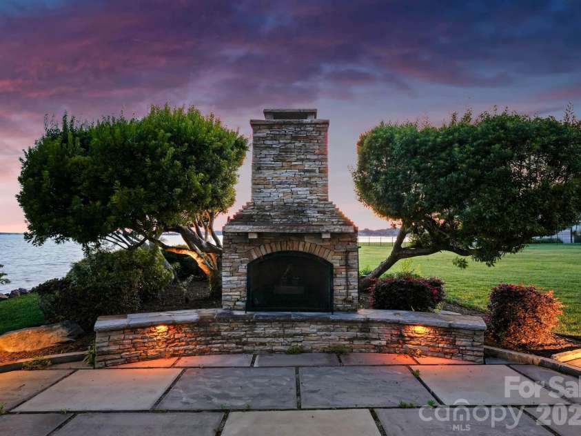 217 Westpaces Road, Mooresville, NC 28117.  MLS# CAR4391335, YatesRealty ID 31846. 