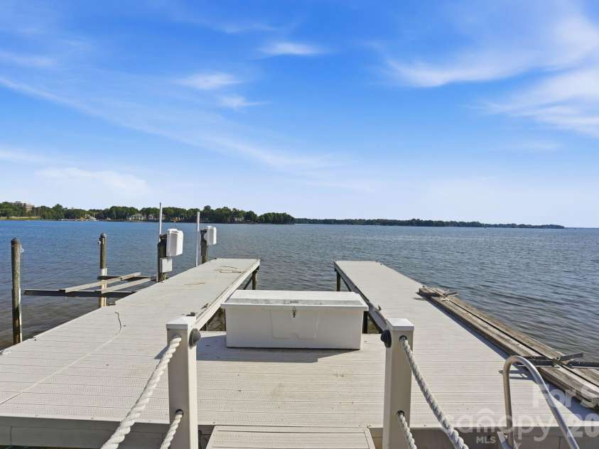 217 Westpaces Road, Mooresville, NC 28117.  MLS# CAR4391335, YatesRealty ID 31846. 