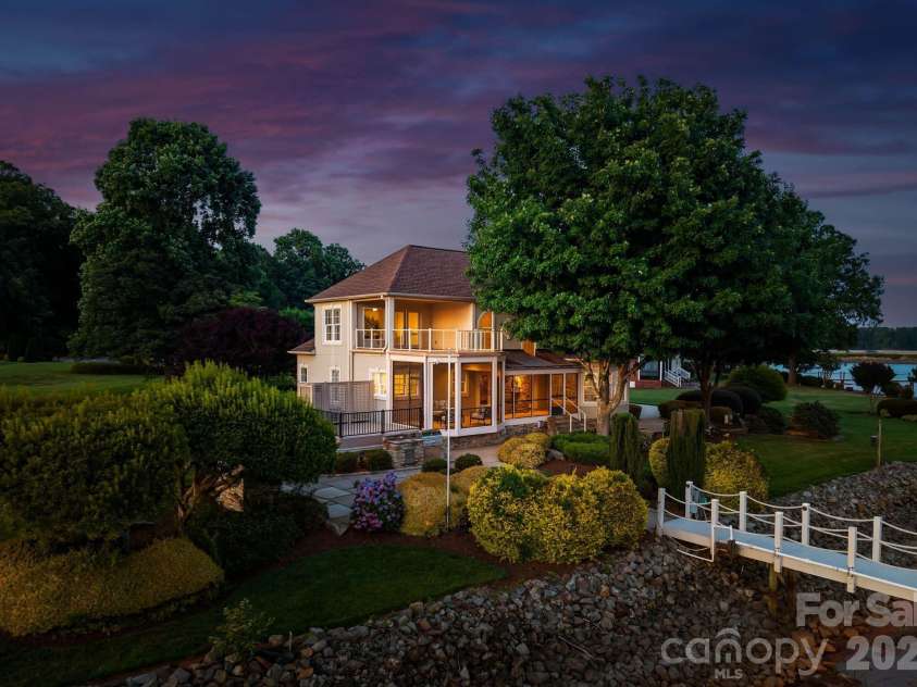 217 Westpaces Road, Mooresville, NC 28117.  MLS# CAR4428949, YatesRealty ID 31846. 