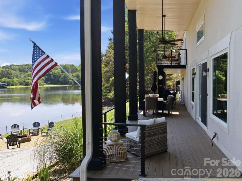 2640 Sadler Road, Charlotte, NC 28278.  MLS# CAR4390704, YatesRealty ID 31847. Deck