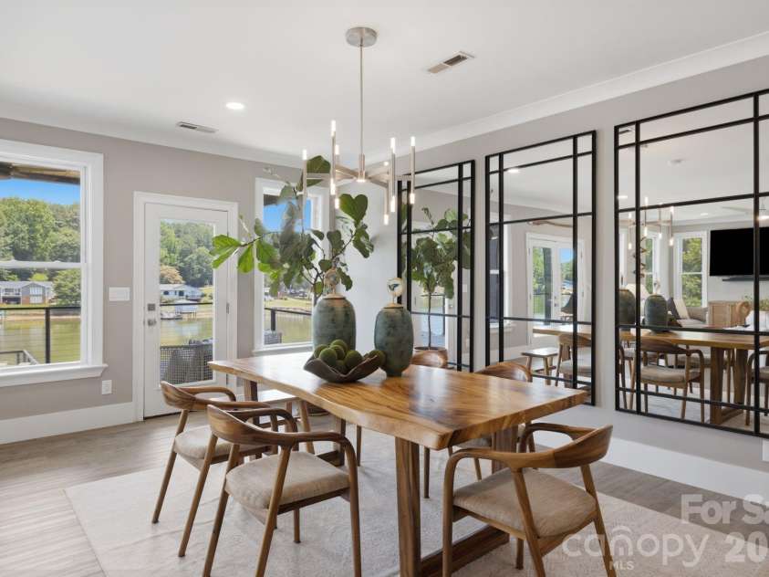 2640 Sadler Road, Charlotte, NC 28278.  MLS# CAR4390704, YatesRealty ID 31847. Dining Room