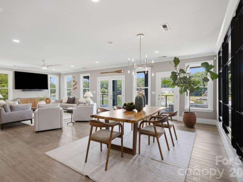 2640 Sadler Road, Charlotte, NC 28278.  MLS# CAR4390704, YatesRealty ID 31847. Dining Room/Den