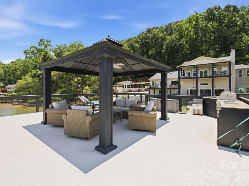 2640 Sadler Road, Charlotte, NC 28278.  MLS# CAR4390704, YatesRealty ID 31847. Dock