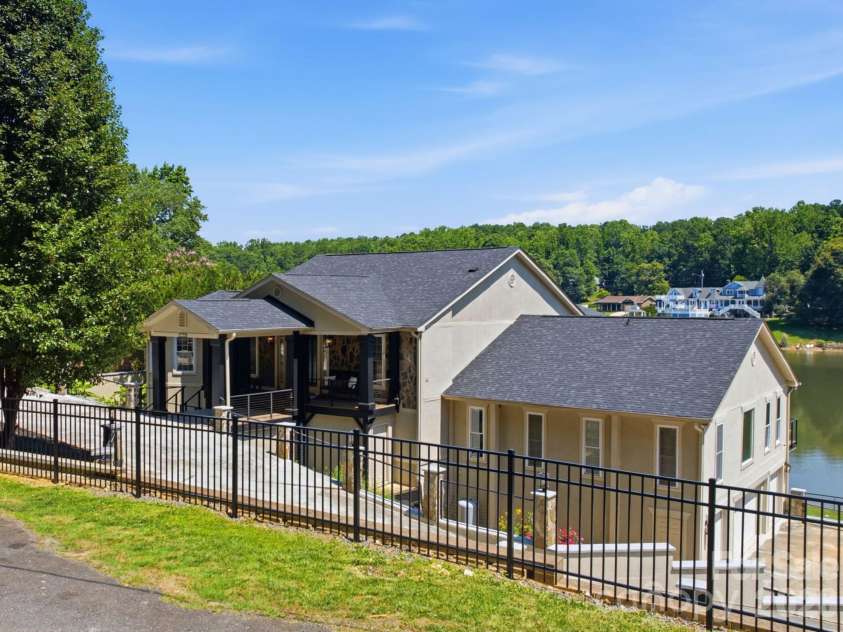 2640 Sadler Road, Charlotte, NC 28278.  MLS# CAR4390704, YatesRealty ID 31847. Front Exterior