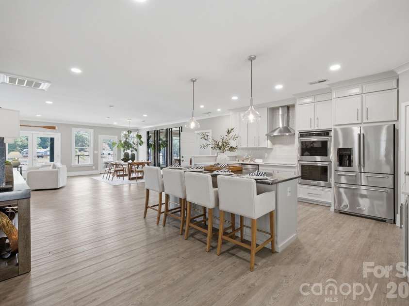 2640 Sadler Road, Charlotte, NC 28278.  MLS# CAR4390704, YatesRealty ID 31847. Kitchen