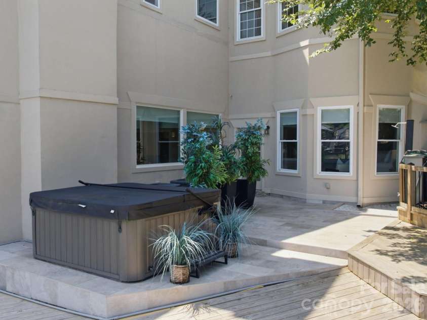 2640 Sadler Road, Charlotte, NC 28278.  MLS# CAR4390704, YatesRealty ID 31847. Patio