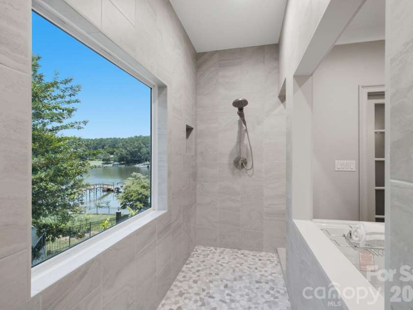 2640 Sadler Road, Charlotte, NC 28278.  MLS# CAR4390704, YatesRealty ID 31847. Second Primary Bathroom