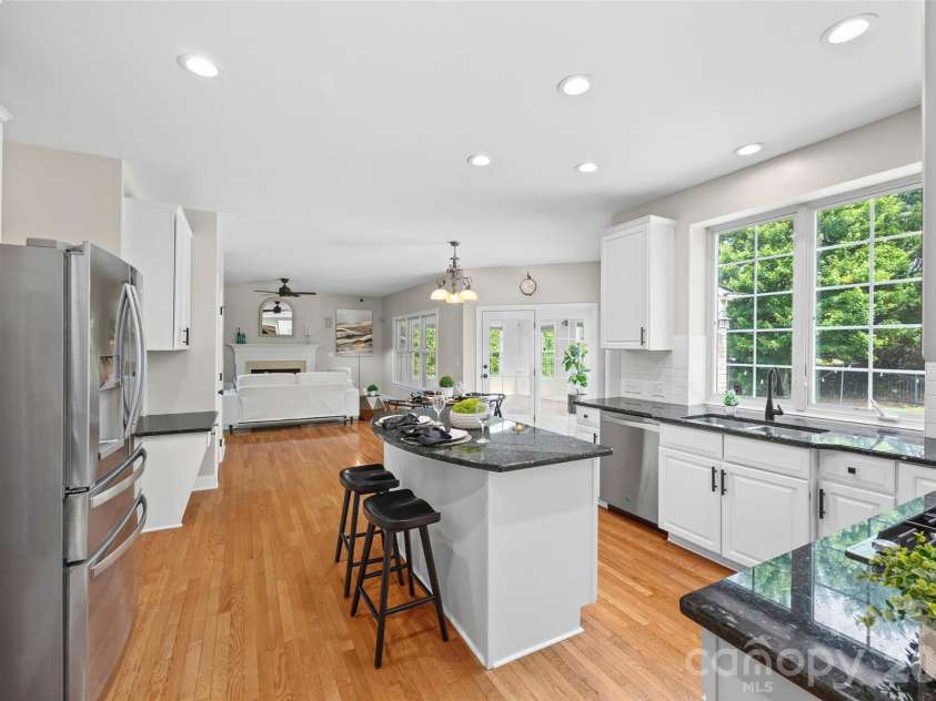 117 Turkey Hunt Court, Marvin, NC 28173.  MLS# CAR4390303, YatesRealty ID 31848. Kitchen