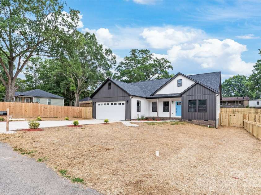 19 Lakewood Court, Concord, NC 28027.  MLS# CAR4287540, YatesRealty ID 31848. 