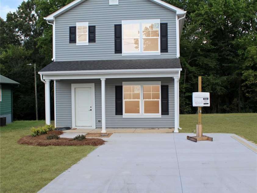 1009 Hunt Lane, Salisbury, NC 28114.  MLS# CAR4286344, YatesRealty ID 31849. House Front