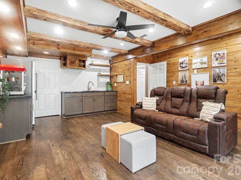 3524 Mill Pond Road, Charlotte, NC 28226.  MLS# CAR4394407, YatesRealty ID 31849. 