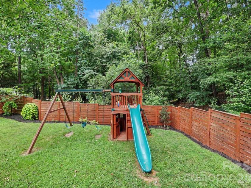 3524 Mill Pond Road, Charlotte, NC 28226.  MLS# CAR4394407, YatesRealty ID 31849. 