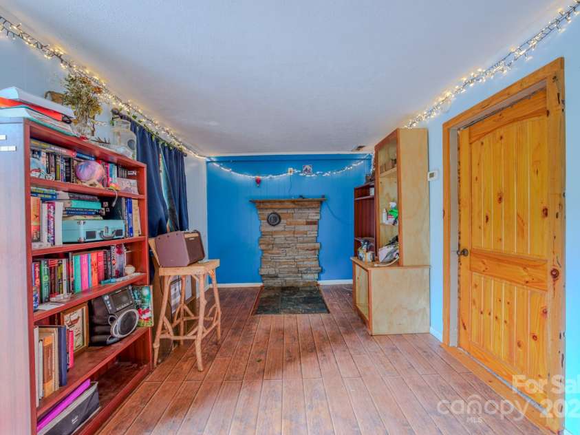 129 Harrison Street, Swannanoa, NC 28778.  MLS# CAR4283944, YatesRealty ID 31851. 