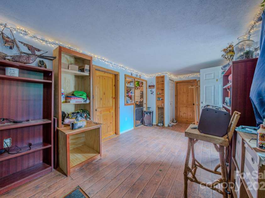 129 Harrison Street, Swannanoa, NC 28778.  MLS# CAR4283944, YatesRealty ID 31851. 