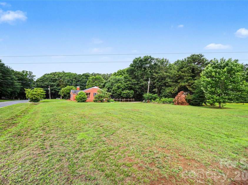 1224 Petes Road, Lincolnton, NC 28092.  MLS# CAR4392761, YatesRealty ID 31852. 