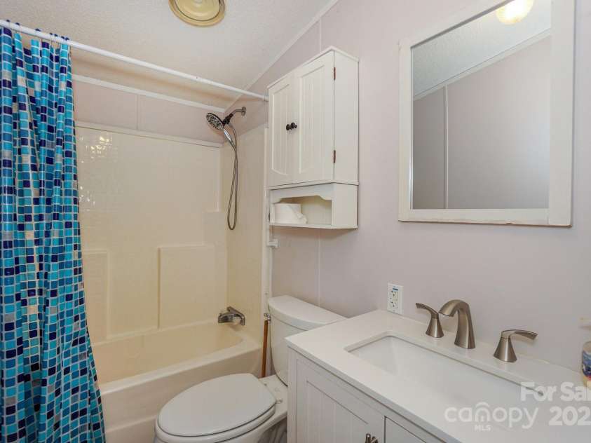 136 Buttercup Drive, Mooresville, NC 28117.  MLS# CAR4284193, YatesRealty ID 31853. Full bath for secondary bedrooms.
