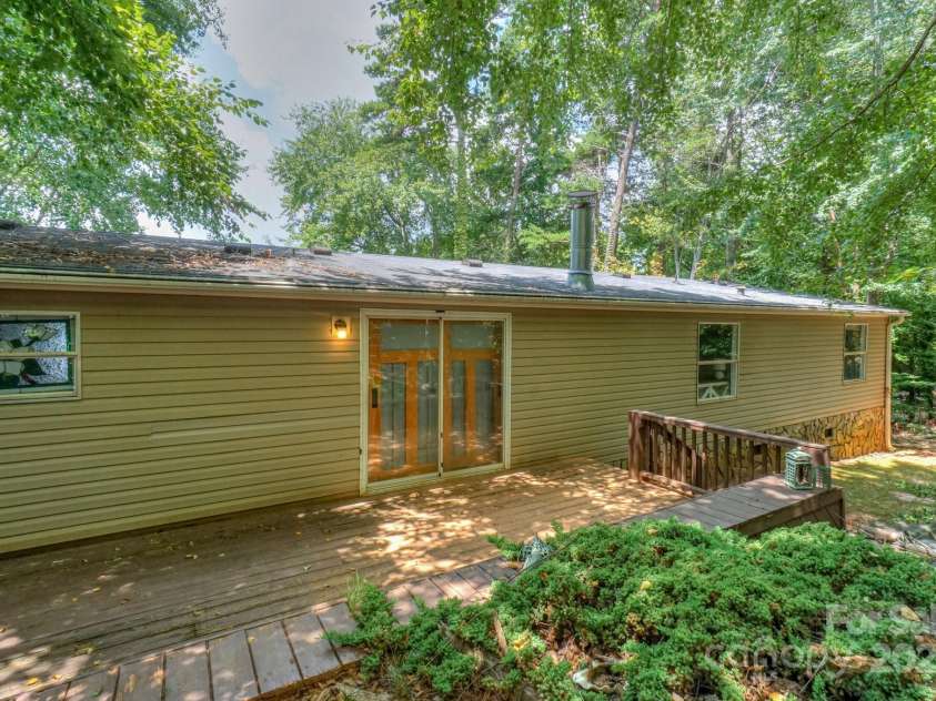 136 Buttercup Drive, Mooresville, NC 28117.  MLS# CAR4284193, YatesRealty ID 31853. Nice-sized deck off of the back of the home.