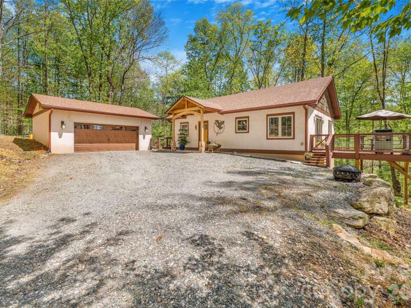 446 Amanda Drive, Mars Hill, NC 28754.  MLS# CAR4368422, YatesRealty ID 31853. 