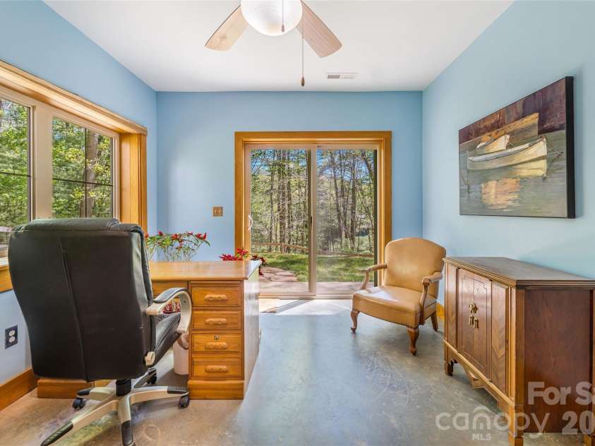 446 Amanda Drive, Mars Hill, NC 28754.  MLS# CAR4368422, YatesRealty ID 31853. 