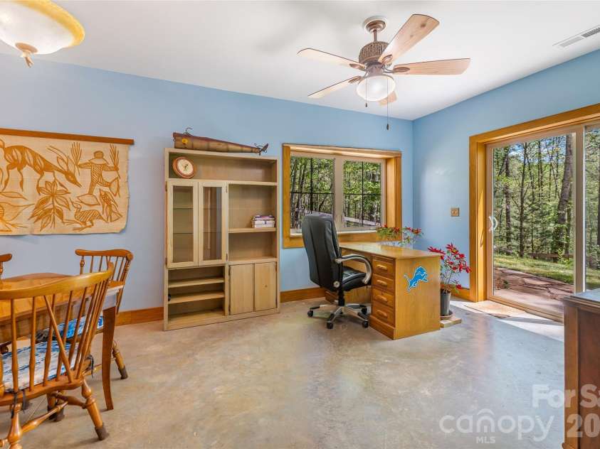446 Amanda Drive, Mars Hill, NC 28754.  MLS# CAR4368422, YatesRealty ID 31853. Bonus / Rec Room