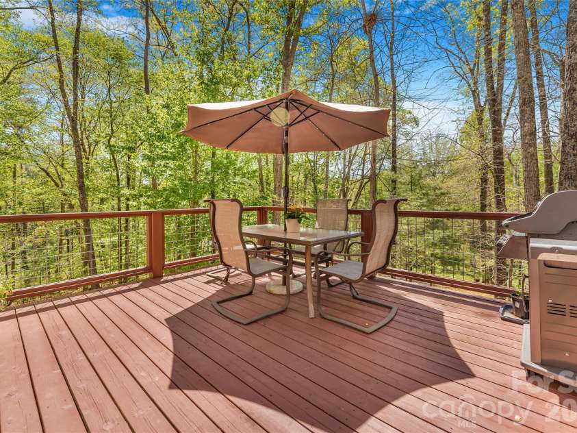 446 Amanda Drive, Mars Hill, NC 28754.  MLS# CAR4368422, YatesRealty ID 31853. Deck