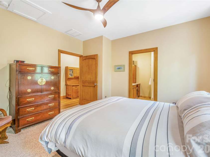 446 Amanda Drive, Mars Hill, NC 28754.  MLS# CAR4368422, YatesRealty ID 31853. Primary Bedroom