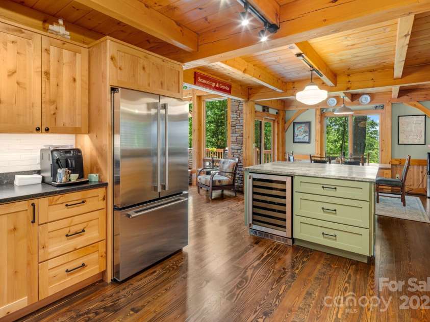 492 Henry Mountain Road, Brevard, NC 28712.  MLS# CAR4278583, YatesRealty ID 31855. 