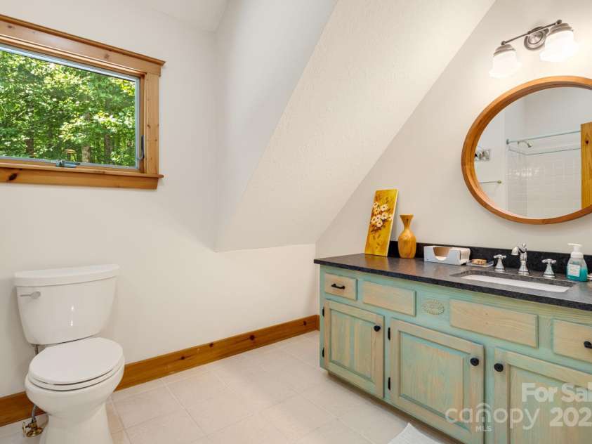 492 Henry Mountain Road, Brevard, NC 28712.  MLS# CAR4278583, YatesRealty ID 31855. Guest bath 2