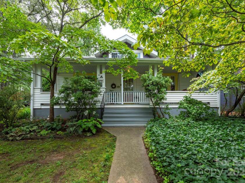 20 Vandalia Avenue, Asheville, NC 28806.  MLS# CAR4290211, YatesRealty ID 31857. 