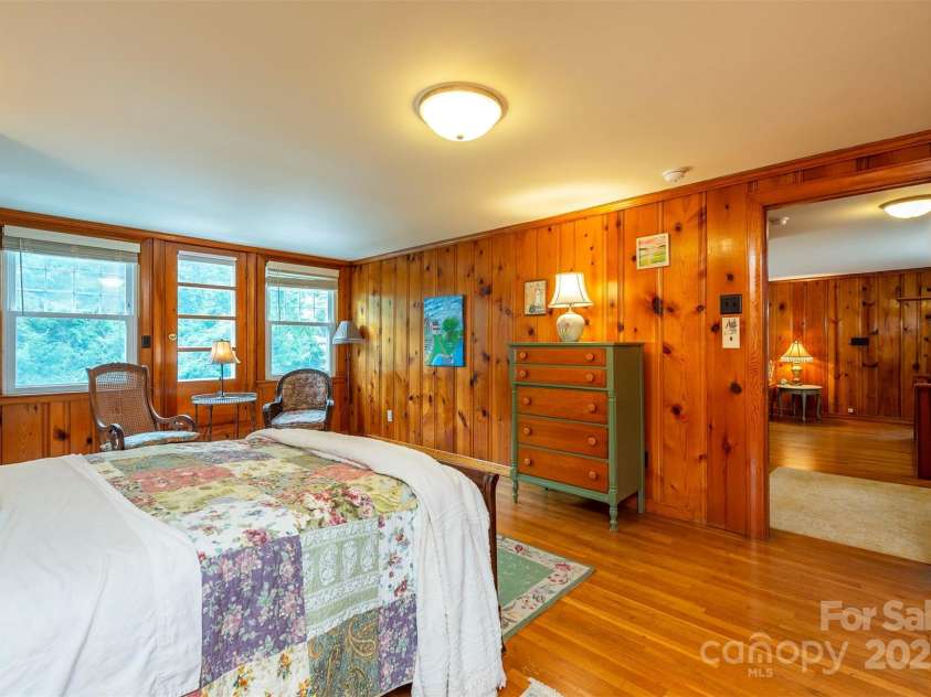 20 Vandalia Avenue, Asheville, NC 28806.  MLS# CAR4290211, YatesRealty ID 31857. 