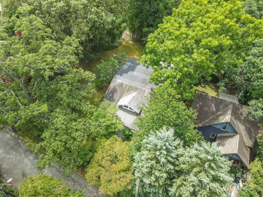 20 Vandalia Avenue, Asheville, NC 28806.  MLS# CAR4290211, YatesRealty ID 31857. 