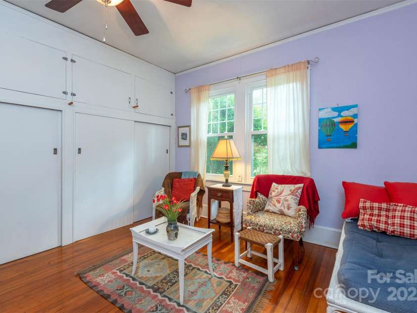 20 Vandalia Avenue, Asheville, NC 28806.  MLS# CAR4290211, YatesRealty ID 31857. Rmom on Main Floor