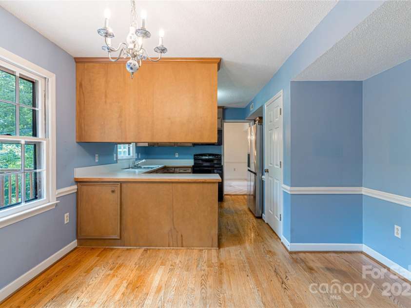 2011 Barden Road, Charlotte, NC 28226.  MLS# CAR4278483, YatesRealty ID 31858. 