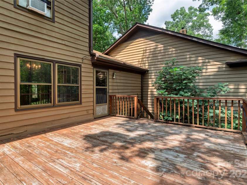 2011 Barden Road, Charlotte, NC 28226.  MLS# CAR4278483, YatesRealty ID 31858. Back deck.