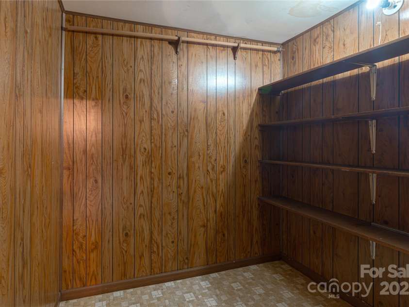 2011 Barden Road, Charlotte, NC 28226.  MLS# CAR4278483, YatesRealty ID 31858. This space has so much potential! Large pantry, wine storage, laundry room and drop zone...