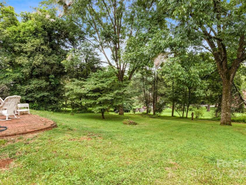 443 Main Street, Elkin, NC 28621.  MLS# CAR4290173, YatesRealty ID 31859. 